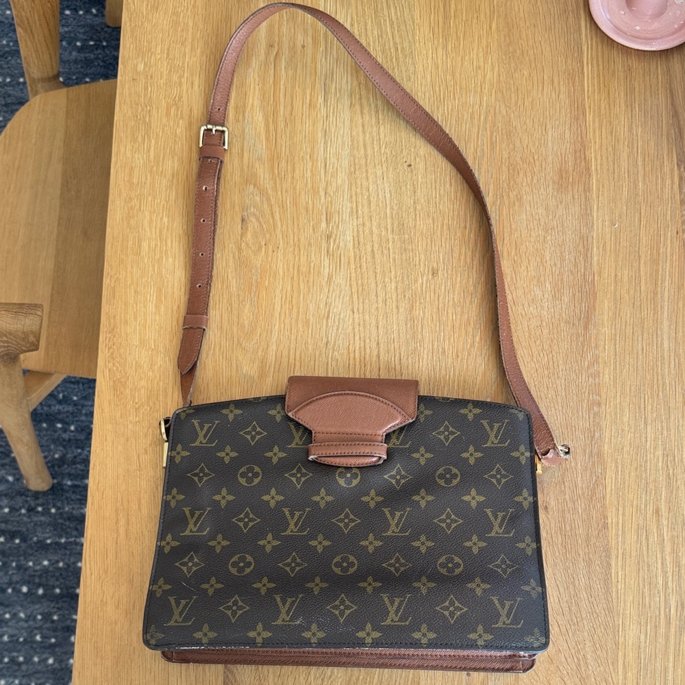Vintage Louis Vuitton Monogram Courcelles crossbody bag